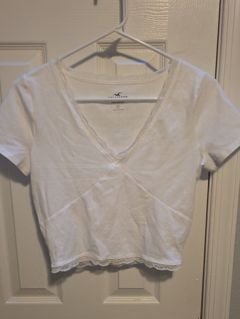 Hollister White Lace-Trim V-Neck Cropped Top